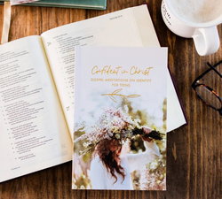 Image of Confident in Christ: Gospel Meditations on Identity for Teens