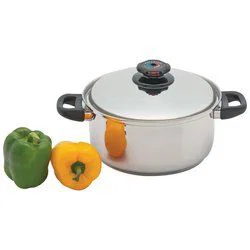 Stock Pot 5.5 QT. 5 ply Maxam