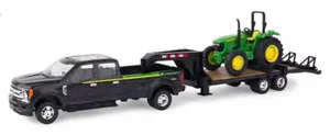 1:32 2017 Ford F-350 Pickup with Gooseneck Trailer and John Deere Tractor