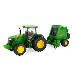 Image of 1:32 7270R Tractor with 560R Round Baler